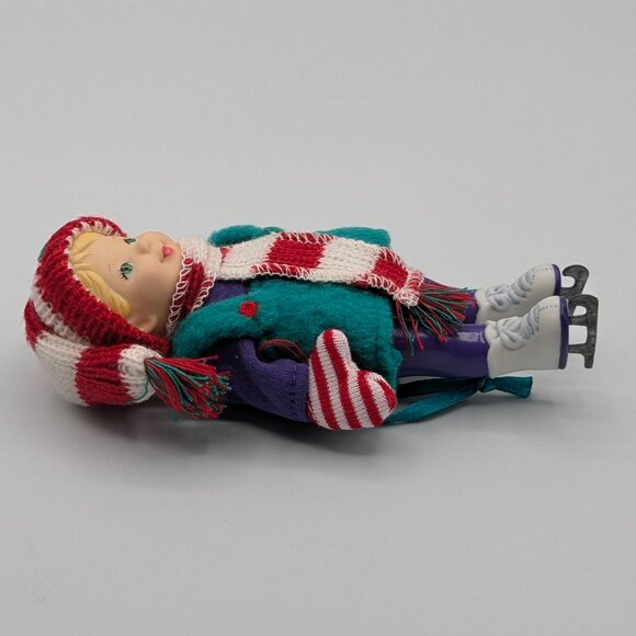 Hallmark Keepsake Mistletoe Miss 2002, 2nd in Mistletoe Miss Series, Porcelain - Picture 4 of 11